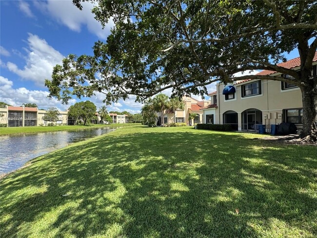 573 Racquet Club Rd