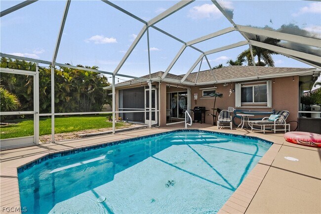 408 SE 23rd Terrace in Cape Coral, FL - Building Photo - Building Photo