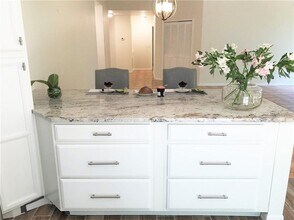 1664 Starling Dr in Sarasota, FL - Building Photo - Building Photo