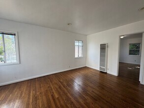 5179 Huntington Dr N in Los Angeles, CA - Building Photo - Building Photo
