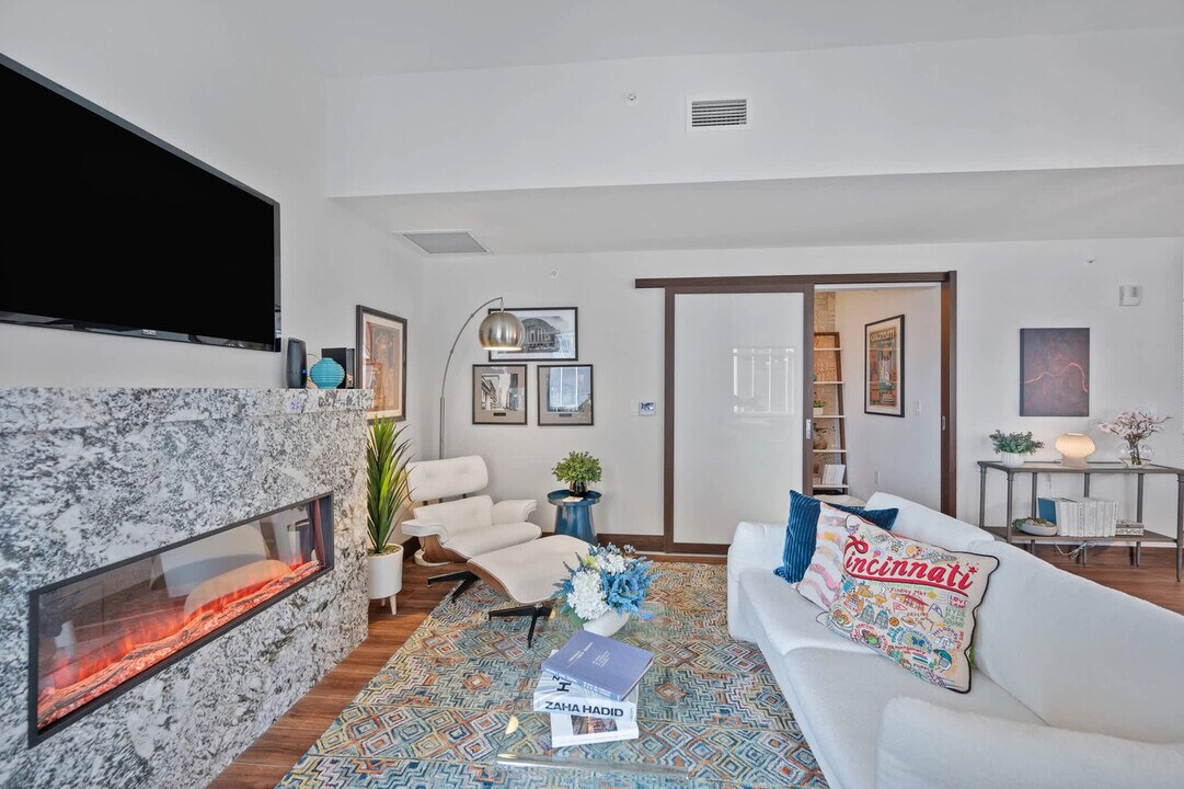 1 W 4th St-Unit -ID1221039P in Cincinnati, OH - Building Photo