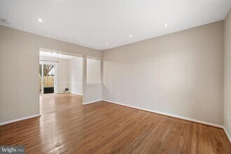 1 Esmond Ct in Germantown, MD - Building Photo - Building Photo