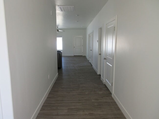 570 W 2360 N in Cedar City, UT - Foto de edificio - Building Photo