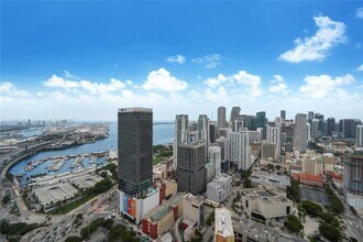 36 NE 1st St, Unit # 4714 in Miami, FL - Building Photo - Building Photo