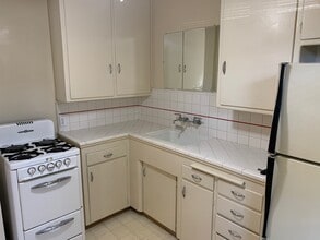 181 S Marengo Ave, Unit 5 in Pasadena, CA - Building Photo - Building Photo