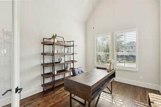 204 Chisholm Trail in Highland Village, TX - Building Photo - Building Photo