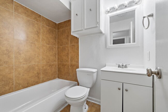 property at 711 Holiday Dr