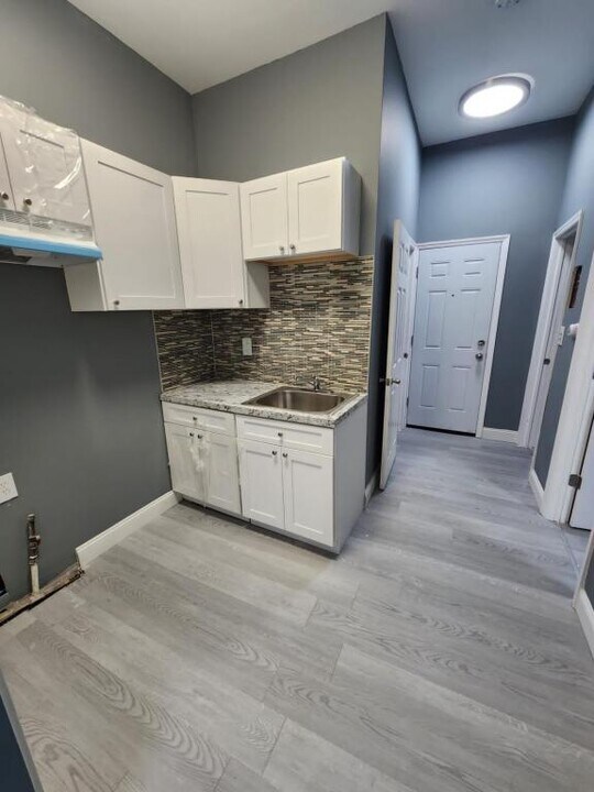 260 Grand St in Paterson, NJ - Building Photo