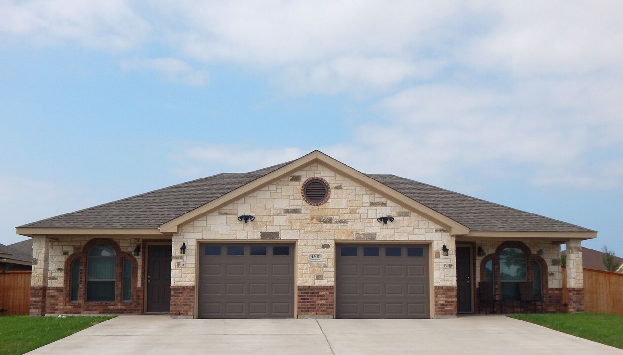 4500 Passion Flower Loop in Killeen, TX - Building Photo