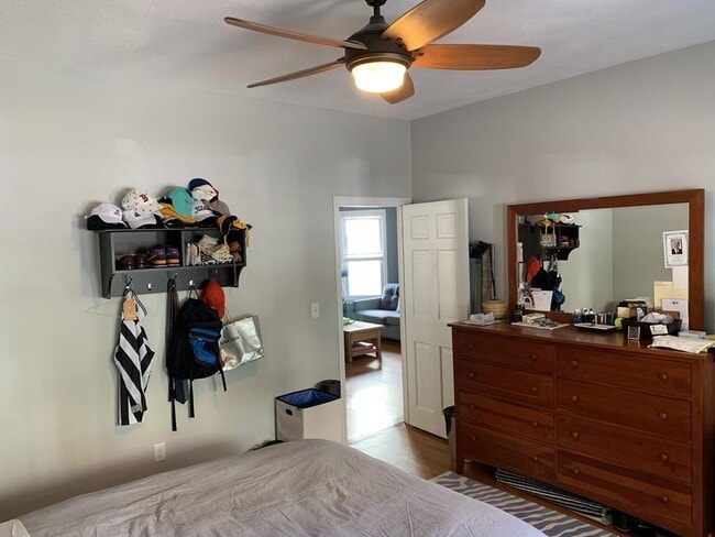 38 Columbus Ave, Unit 4 in Somerville, MA - Building Photo - Building Photo
