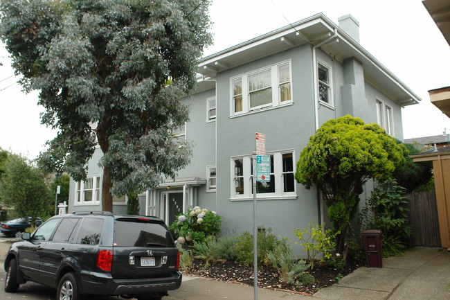 5392 Locksley Ave in Oakland, CA - Building Photo - Building Photo