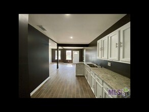 1553 Swan Ave in Baton Rouge, LA - Building Photo - Building Photo