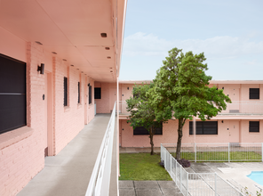 The Herweck Apartments in San Antonio, TX - Building Photo - Building Photo