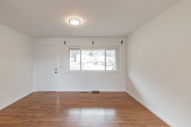 1737 E 5th St in Fayetteville, AR - Building Photo - Building Photo