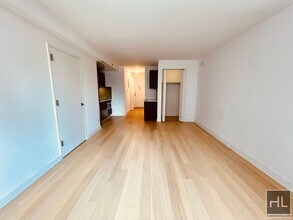East 39th Street--No Broker Fee in New York, NY - Building Photo - Building Photo