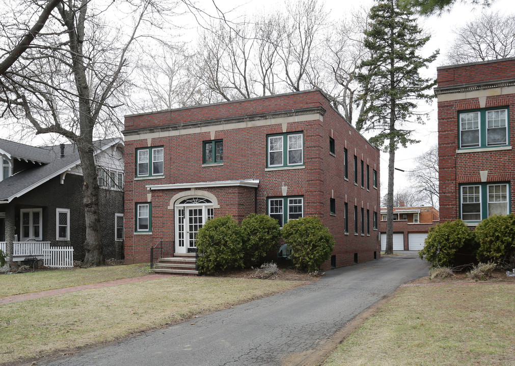 144 Manning Blvd in Albany, NY - Building Photo