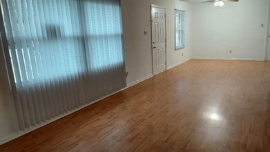 1025 Richfield Ln in Avon, IN - Building Photo - Building Photo