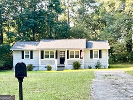 207 Custer Cir in Griffin, GA - Building Photo