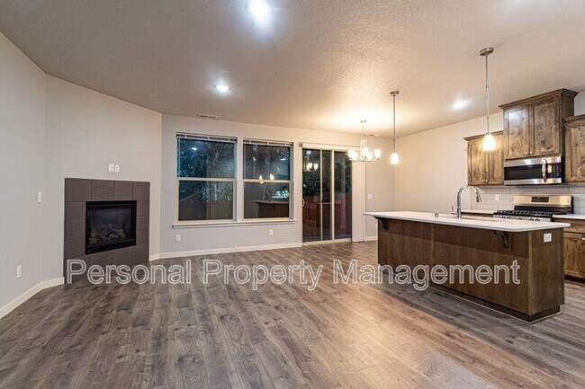 3544 NE 61st Way in Vancouver, WA - Building Photo - Building Photo
