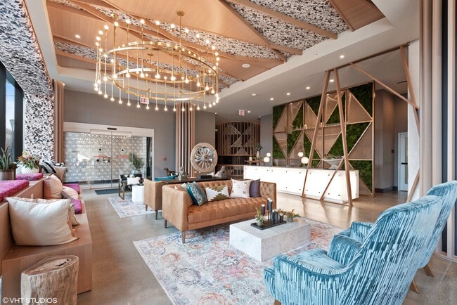 Albion Evanston in Evanston, IL - Building Photo - Building Photo