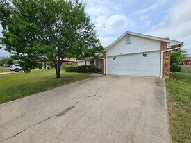 3201 Paintrock Dr in Killeen, TX - Building Photo