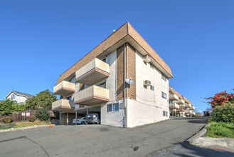 Benicia Heights Apartments in Benicia, CA - Building Photo - Building Photo