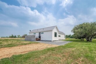 8654 Fm 2145 in Ledbetter, TX - Building Photo - Building Photo