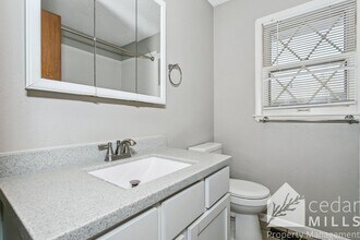 2048 S Gold St in Wichita, KS - Building Photo - Building Photo