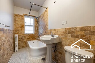 3130 N Spaulding Ave, Unit 2 in Chicago, IL - Building Photo - Building Photo