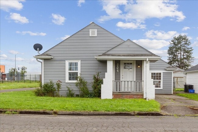 704 SW 16th Ave
