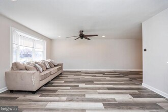 3130 Ryerson Cir in Halethorpe, MD - Building Photo - Building Photo