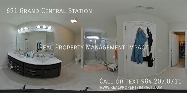 691 Grand Central Sta in Apex, NC - Building Photo - Building Photo