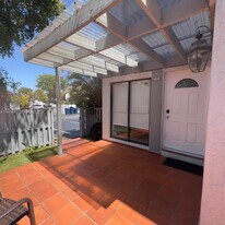 10550 NW 7th Terrace in Miami, FL - Building Photo