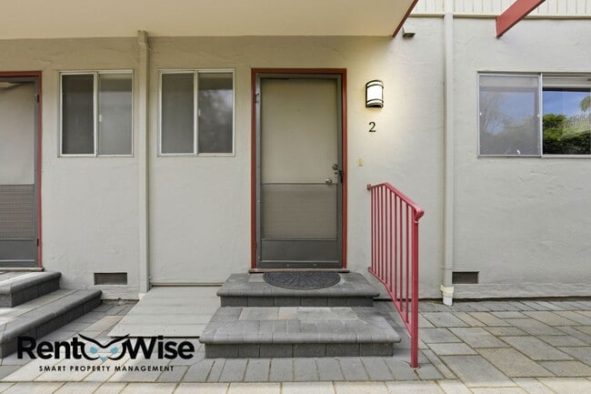 569 Addison Ave in Palo Alto, CA - Building Photo - Building Photo