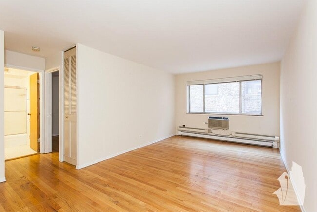 665 W Wrightwood Ave, Unit 305