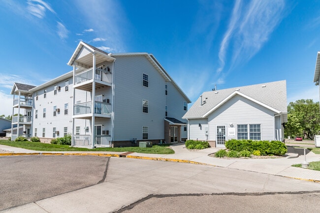 Park Century Apartment Community in Bismarck, ND - Foto de edificio - Building Photo