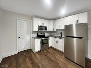 27 Cypress St in North Fort Myers, FL - Building Photo - Building Photo