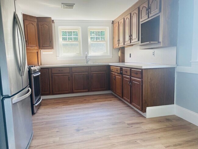 7 Liberty Ln, Unit 2 in Dedham, MA - Foto de edificio - Building Photo