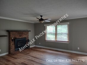20 Mountain Dr in Candler, NC - Building Photo - Building Photo