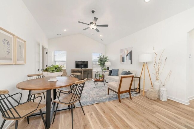2141 E Elk Rdg Ave