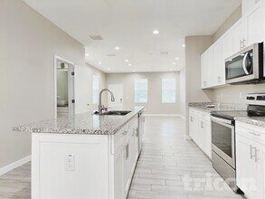 8118 N Coolidge Ave in Tampa, FL - Foto de edificio - Building Photo