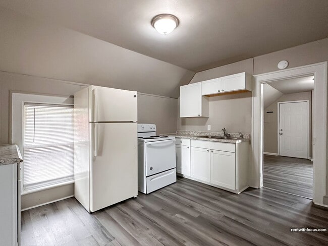 property at 127 W 6th St