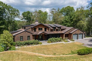 1327 Union St in Marshfield, MA - Building Photo
