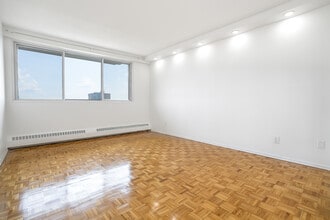 5455 Rue de Terrebonne in Montréal, QC - Building Photo - Building Photo