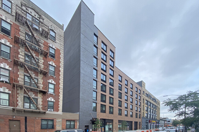 Debevoise Senior Housing in Brooklyn, NY - Foto de edificio - Building Photo