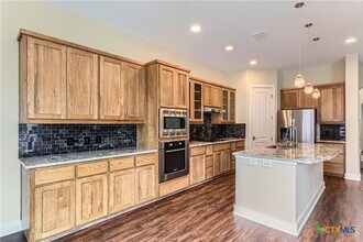 462 Stagecoach Trail in San Marcos, TX - Building Photo - Building Photo