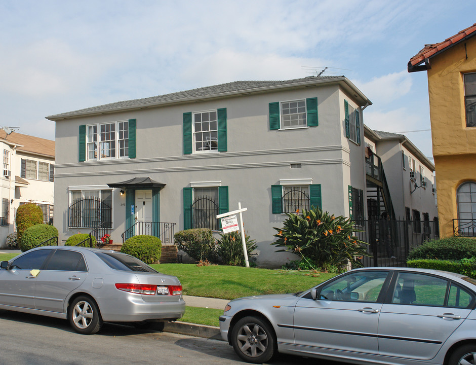 648 S Dunsmuir Ave in Los Angeles, CA - Foto de edificio