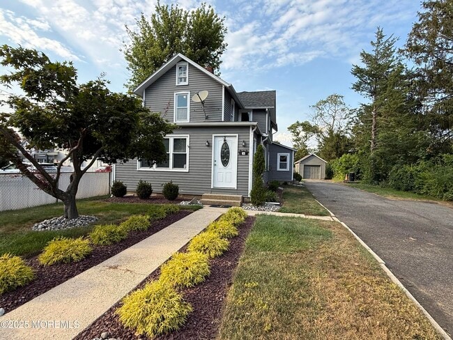 property at 3 Vanderburg Rd
