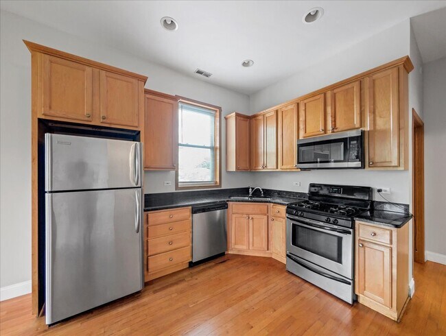 2915 W Jackson Blvd, Unit 3 in Chicago, IL - Building Photo - Building Photo