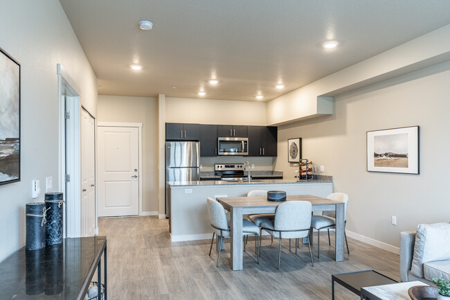 Abbey Creek Apartment Homes in Portland, OR - Building Photo - Interior Photo